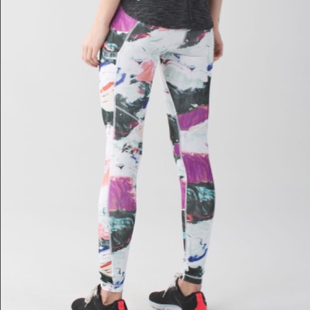 Size 6 Lululemon Pigment Wave Multi Speed Tight - Picture 6 of 6